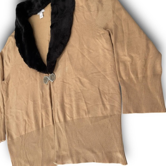 Faux Fur Collar Cardigan‎ Tan Knit Sweater Rhinestone Clasp Buckle Closure Bow L - Picture 2 of 8